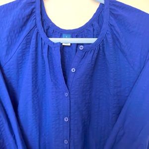 Its maxi dress light weight material.